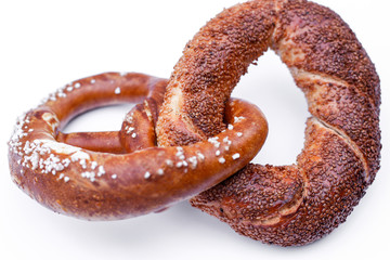 Türkische Kultur trifft auf Deutsche: Brezel und Simit verbunden