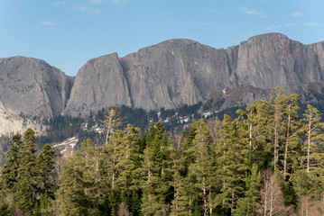 Obraz premium The mountain range of the Big Thach natural park. Adygea