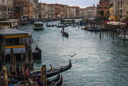 Canal Italia Venezia gondoleros y Ferris