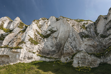 Le Tréport ist ein französischer Ort in der Normandie. Er ist bekannt für seine  Standseilbahn und die höchste Kreidefelswand Europas (110m)