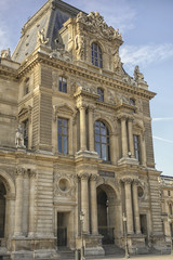 Fototapeta na wymiar facade of the Louvre in Paris