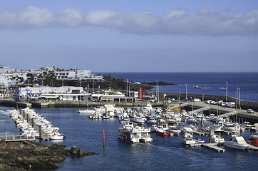 Fototapeta na wymiar Hafen in Puerto Del Carmen, Lanzarote