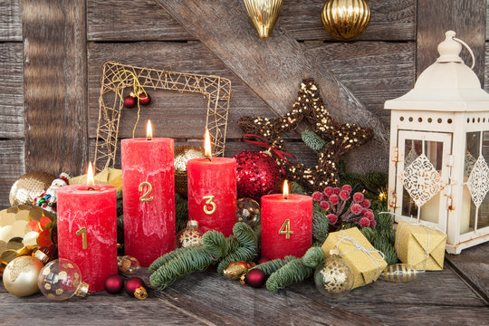 Bunte Dekoration zu Weihnachten