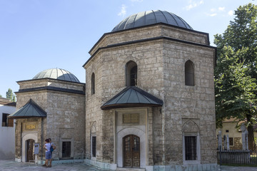Fototapeta na wymiar Gazi Husrev beg mosque in Sarajevo, adjacent building with the tomb