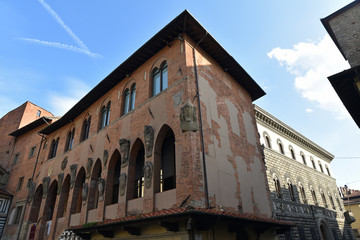 Fototapeta na wymiar Palais de l'archevêché à Pistoia en Toscane, Italie