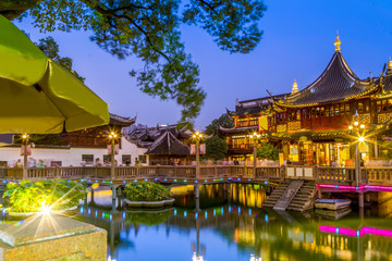 Shanghai Temple God night scene