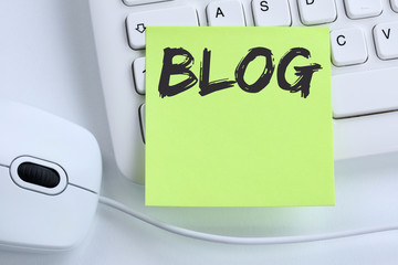 Blog schreiben Blogger online im Internet Computer Business Konzept Maus