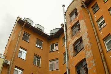 Obraz premium Abandoned house in the city.