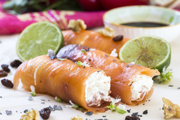 Smoked salmon with cream cheese