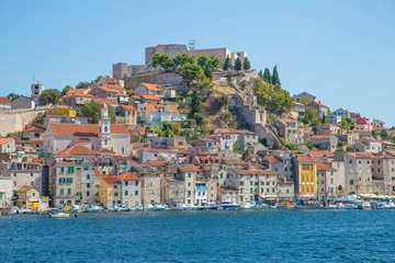 Obraz premium Panorama und Sehenswürdigkeiten von Sibenik, Dalmatien, Kroatien