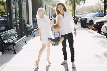 Obraz premium beautiful young family