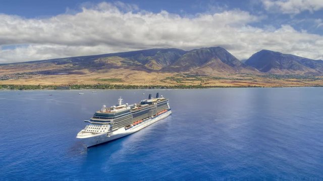 Plotagraph - Cruise Ship - Maui Mountains - Hawaii