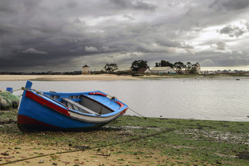 Fototapeta premium Traditional blue boat of Lisbon