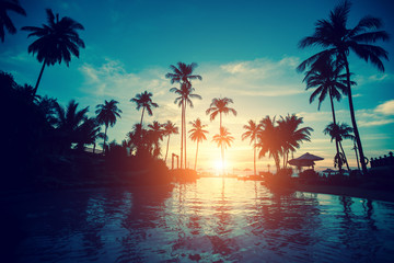 Obraz na płótnie Canvas Amazing sunrise on a tropical sea beach.
