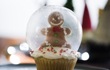 Snow globe cupcake for Christmas