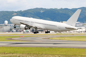 飛行機の離陸 -大阪国際空港-