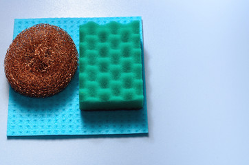 Sponges, metal sponges and cleaning napkins