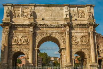 Obraz premium Arco di Costantino a Roma vicino al Colosseo
