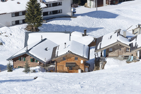 Österreich, Montafon, Garfrescha Almdorf auf 1550 m Höhe, urige Skihütte