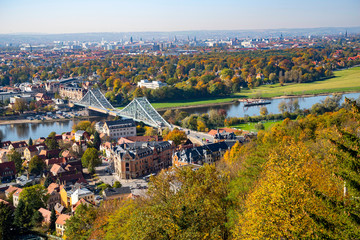 Obraz premium Blaues Wunder und Loschwitz/Blasewitz Dresden