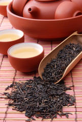  Dried tea leaves 