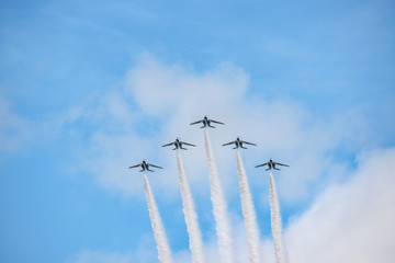 ブルーインパルスのアクロバット飛行