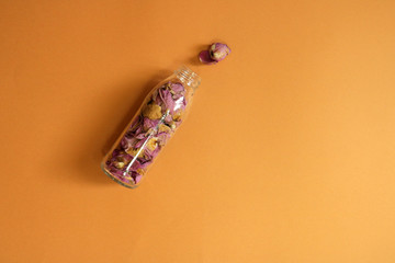 bottle flowers roses purple pink dry 