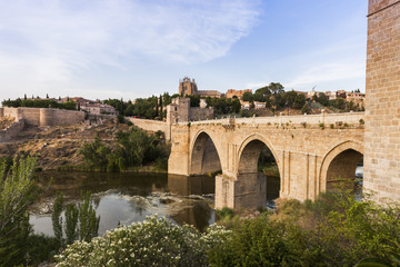 Fototapeta na wymiar San Martin Bridge in Toledo
