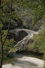 Fototapeta na wymiar Pont du Diable à Thueyts, Ardèche, France