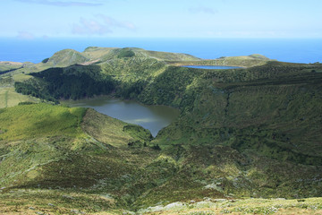 Fototapeta na wymiar Lagoa Funda e Lagoa Rasa der Insel Flores, der portugiesischen Inselgruppe der Azoren im Atlantik. 