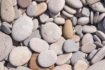 fondo de piedras de la playa