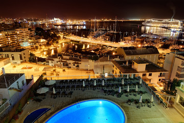 Fototapeta na wymiar Palma De Mallorca - Nachtaufnahme Skyline