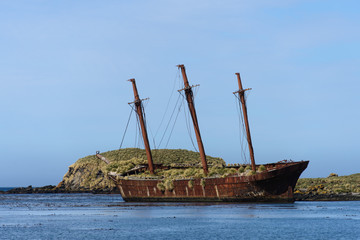 Wreck of sailing ship