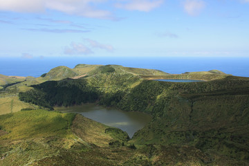 Kratersee im Westen der portugiesischen Azoren Insel Flores