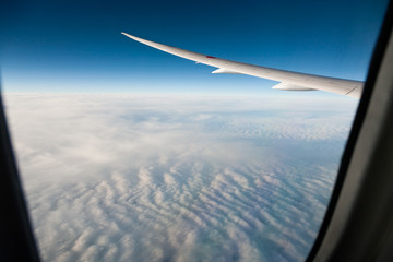 Fototapeta premium Blick aus dem Flugzeugfenster
