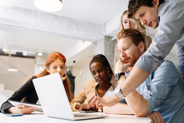 Obraz premium Creative business people brainstorming