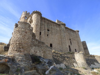 Fototapeta na wymiar Castillo de Belvís de Monroy ( Caceres, Extremadura) declarado patrimonio histórico de España