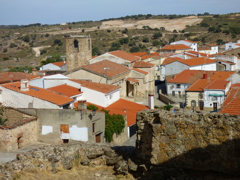 Belvís de Monroy es un municipio español, en la provincia de Cáceres, Comunidad Autónoma de Extremadura
