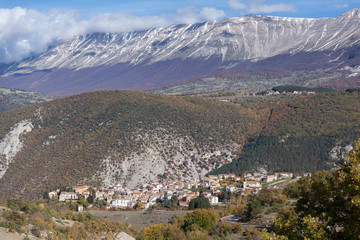 Fototapeta na wymiar view of Cansano Abruzzo