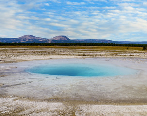 Yellowstone-Nationalpark und die geothermalen Quellen in den Vereinigten Staaten