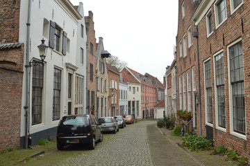 Fototapeta na wymiar een straatje in het oudste gedeelte van Deventer