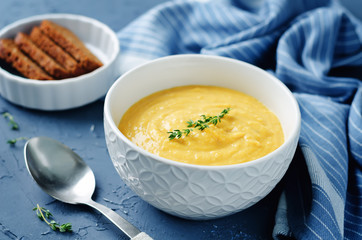 Chickpeas pumpkin cream soup with bread