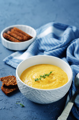 Chickpeas pumpkin cream soup with bread