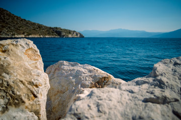 Fototapeta na wymiar Am Meer, Griechenland, Blaues Wasser, Sommer, Warm