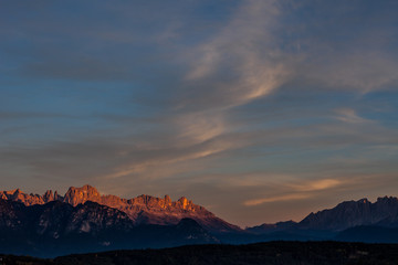 Obraz premium Amazing sunset on Catinaccio/Rosengarten and Latemar, Alto Adige/South Tyrol, Italy