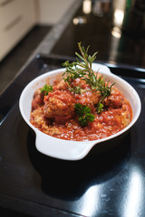 Fleischbällchen in Sauce