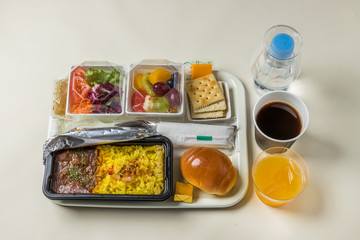 一般的な機内食　Flight meal of the general economy class
