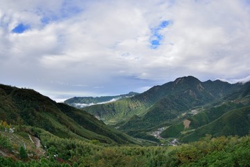 Naklejka premium Mountains and clouds in the Hsinchu,Taiwan.