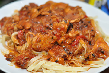 spaghetti with chicken sauce