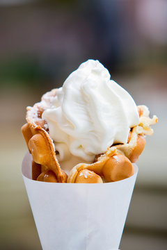 Bubbel Waffel mit Frozen Yoghurt